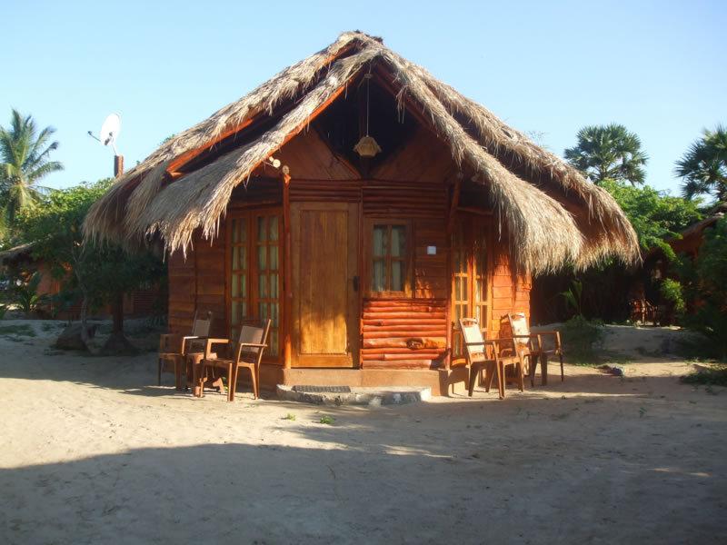 Kirinda Beach Resort, Yala Exteriér fotografie